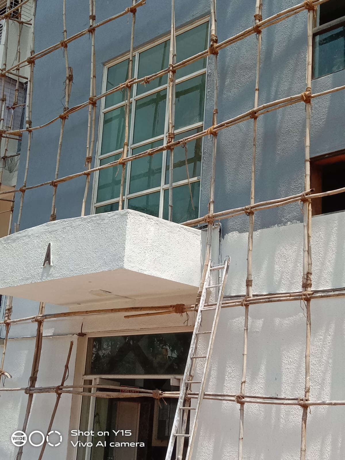 Commercial building glass works